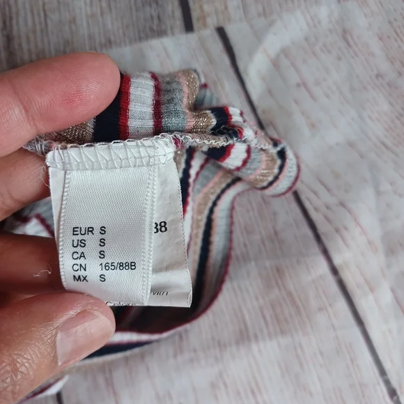 Crop top - Picture 5 of 9